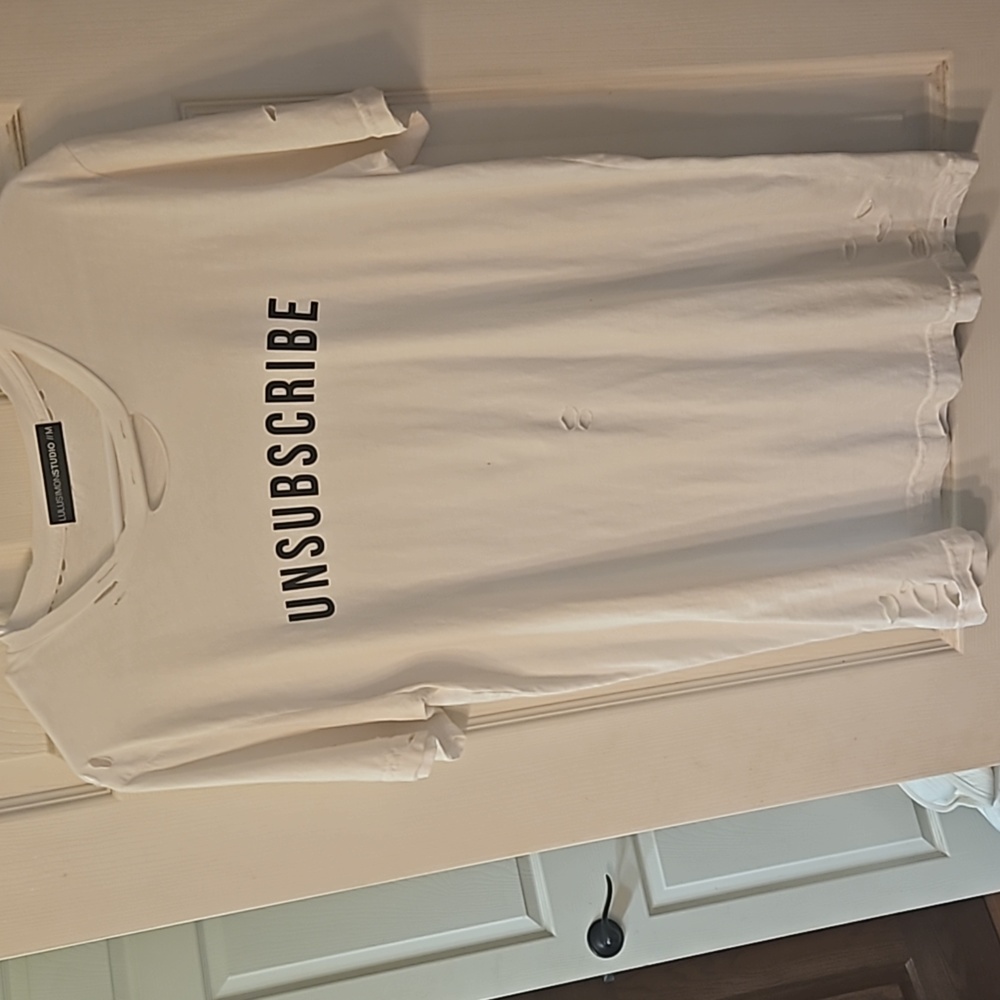 Lulusimon distressed tshirt